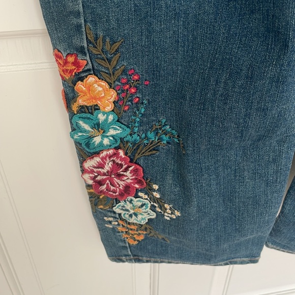 NWT Free People x Driftwood Randi Embroidered Denim Coverall size Medium - Picture 5 of 9